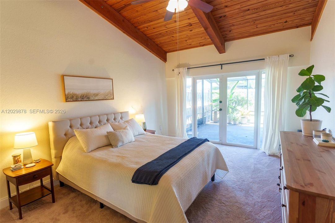 For Sale: $449,000 (2 beds, 2 baths, 1196 Square Feet)