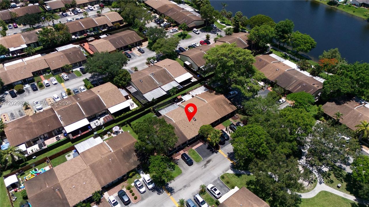 For Sale: $449,000 (2 beds, 2 baths, 1196 Square Feet)