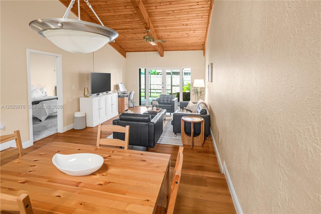 For Sale: $449,000 (2 beds, 2 baths, 1196 Square Feet)