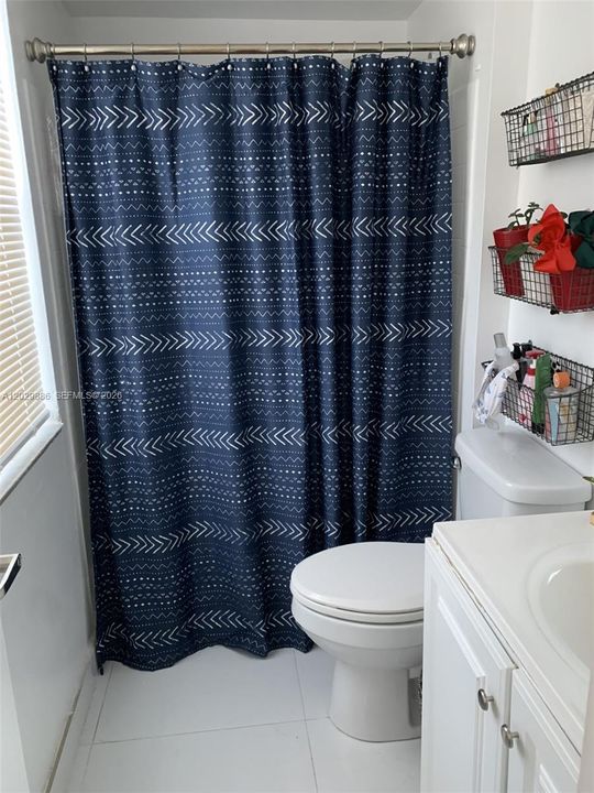 Active With Contract: $2,200 (2 beds, 2 baths, 812 Square Feet)