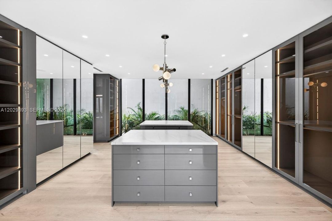 For Sale: $12,399,000 (6 beds, 8 baths, 0 Square Feet)