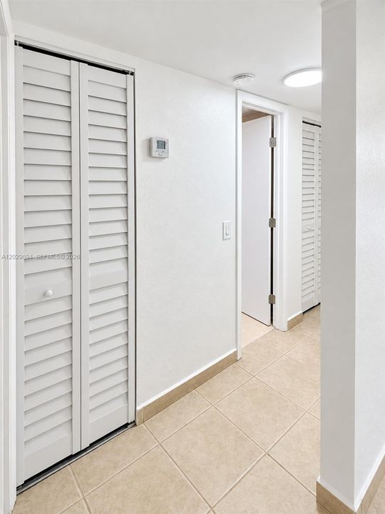 For Sale: $240,000 (3 beds, 1 baths, 875 Square Feet)