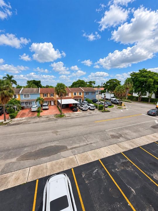 For Sale: $240,000 (3 beds, 1 baths, 875 Square Feet)