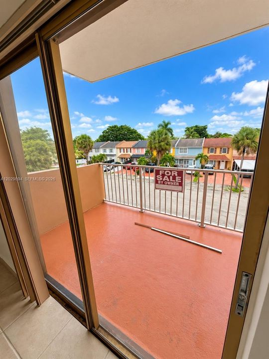 For Sale: $240,000 (3 beds, 1 baths, 875 Square Feet)