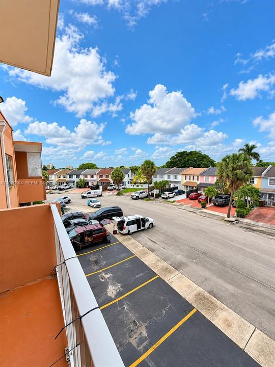 For Sale: $240,000 (3 beds, 1 baths, 875 Square Feet)
