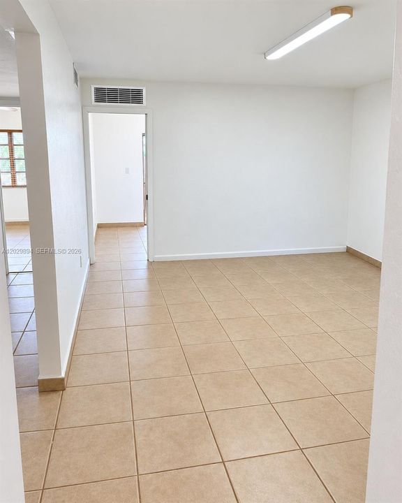 For Sale: $240,000 (3 beds, 1 baths, 875 Square Feet)