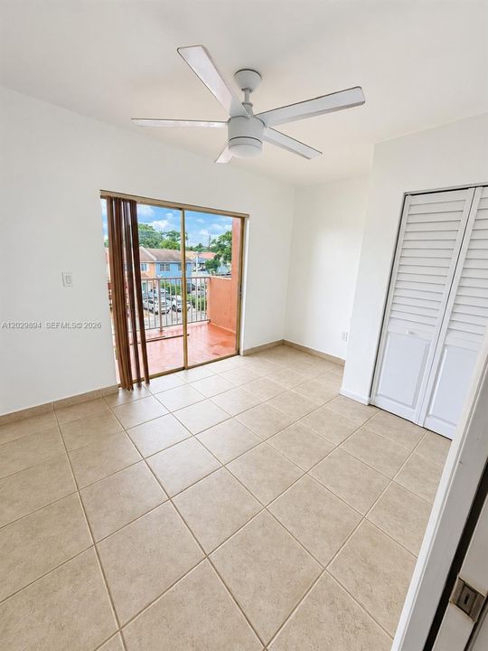 For Sale: $240,000 (3 beds, 1 baths, 875 Square Feet)