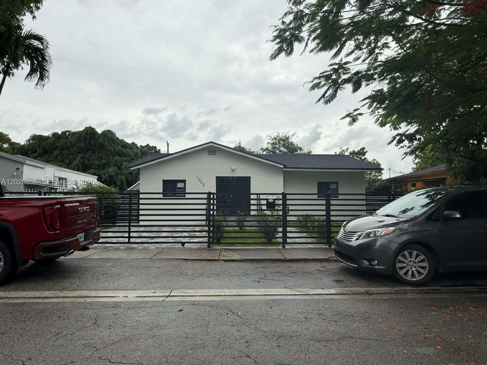 En Venta: $700,000 (3 camas, 2 baños, 1438 Pies cuadrados)