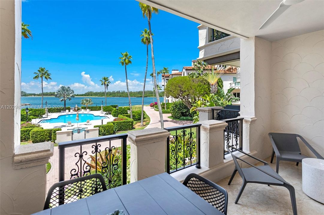 For Sale: $3,750,000 (2 beds, 2 baths, 1847 Square Feet)