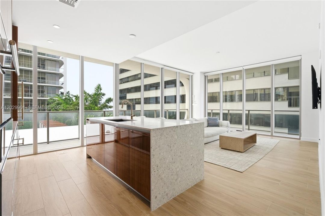 For Sale: $1,549,000 (2 beds, 2 baths, 1087 Square Feet)