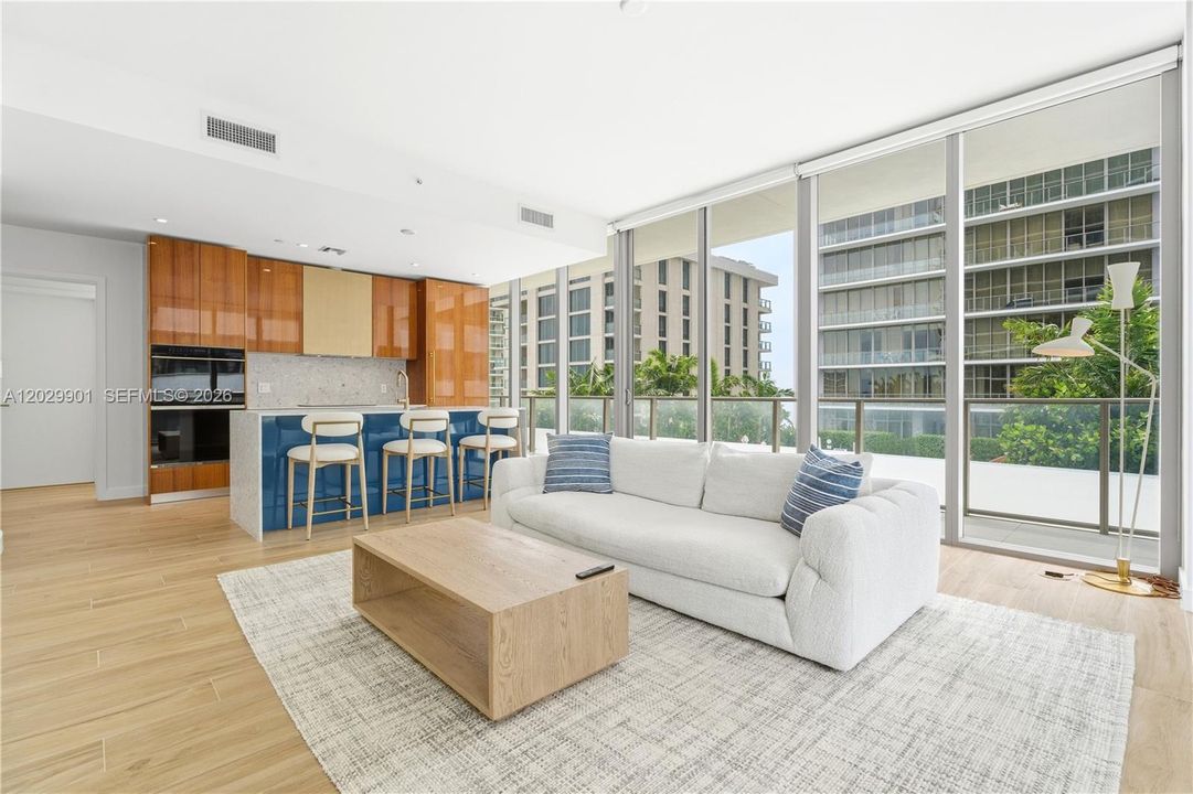 For Sale: $1,549,000 (2 beds, 2 baths, 1087 Square Feet)