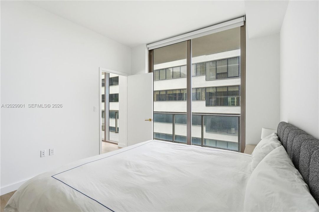 For Sale: $1,549,000 (2 beds, 2 baths, 1087 Square Feet)