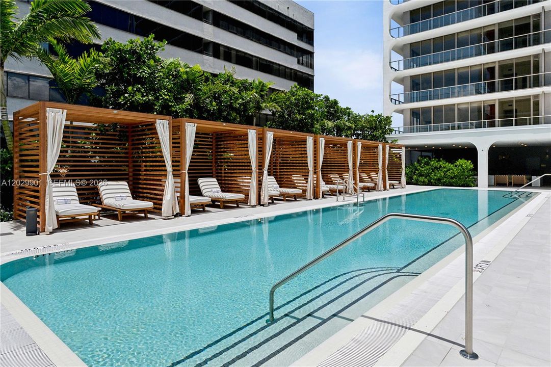For Sale: $1,549,000 (2 beds, 2 baths, 1087 Square Feet)