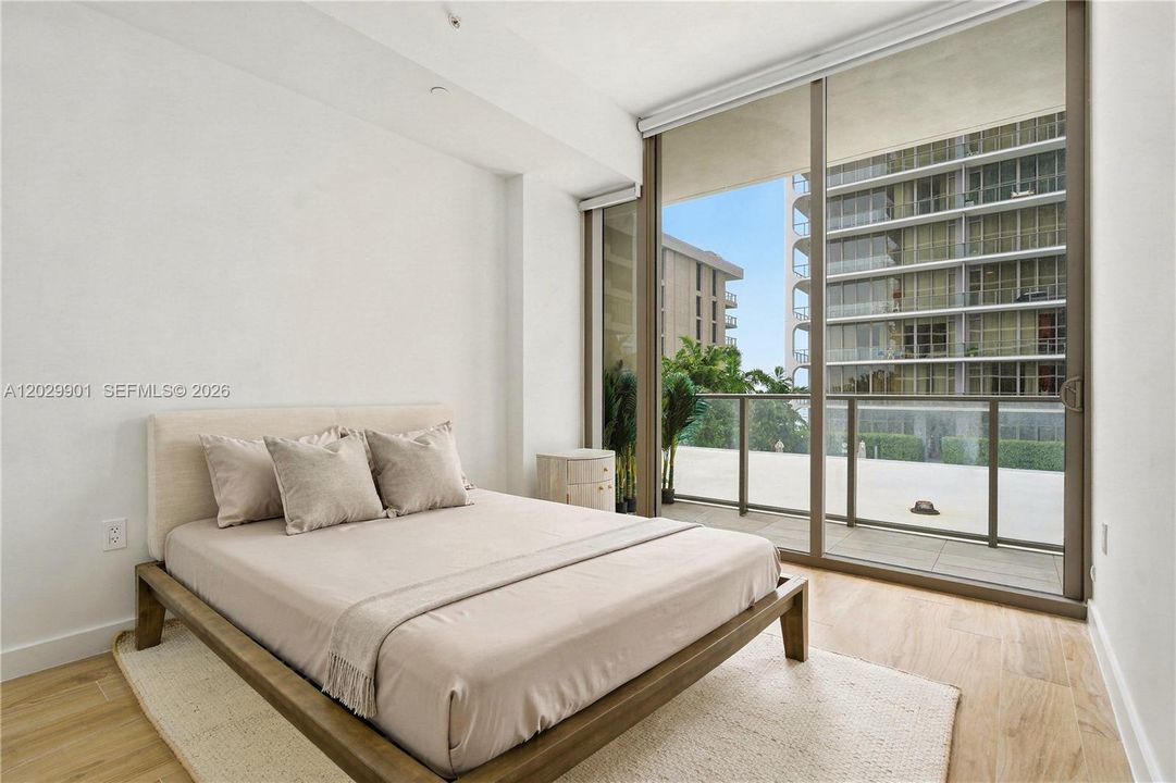 For Sale: $1,549,000 (2 beds, 2 baths, 1087 Square Feet)