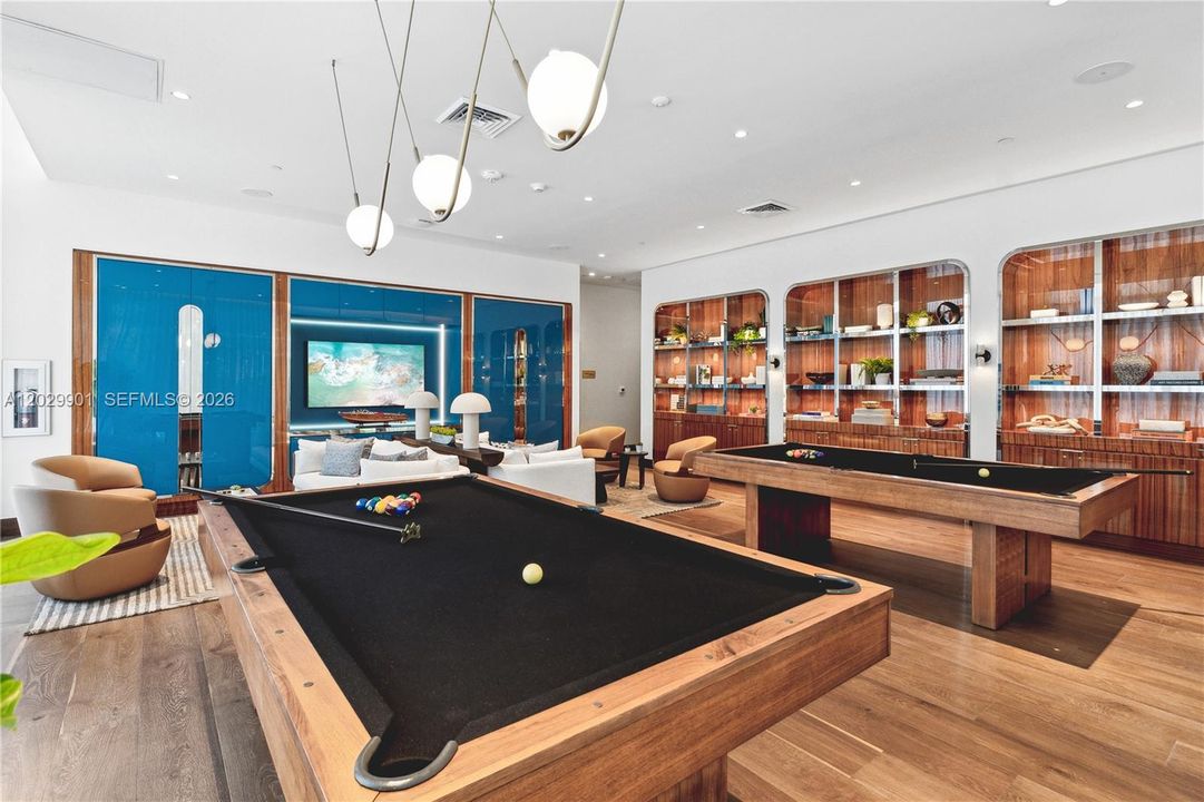For Sale: $1,549,000 (2 beds, 2 baths, 1087 Square Feet)