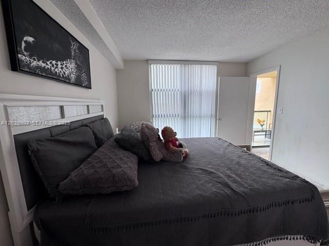 En Venta: $250,000 (2 camas, 2 baños, 898 Pies cuadrados)