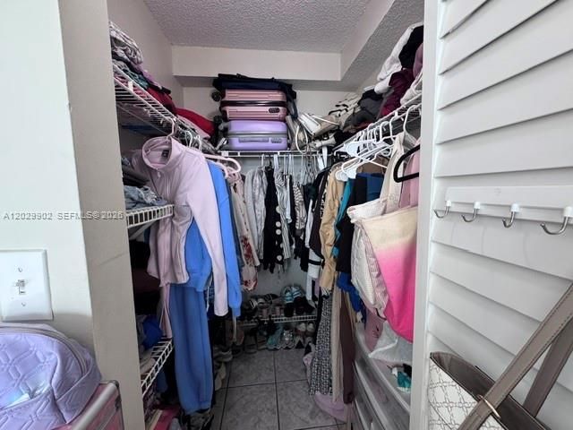 En Venta: $250,000 (2 camas, 2 baños, 898 Pies cuadrados)
