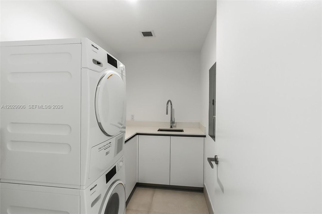 En Venta: $3,450,000 (3 camas, 3 baños, 1830 Pies cuadrados)