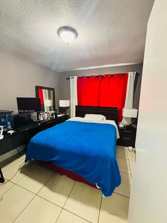 For Sale: $420,000 (2 beds, 1 baths, 948 Square Feet)