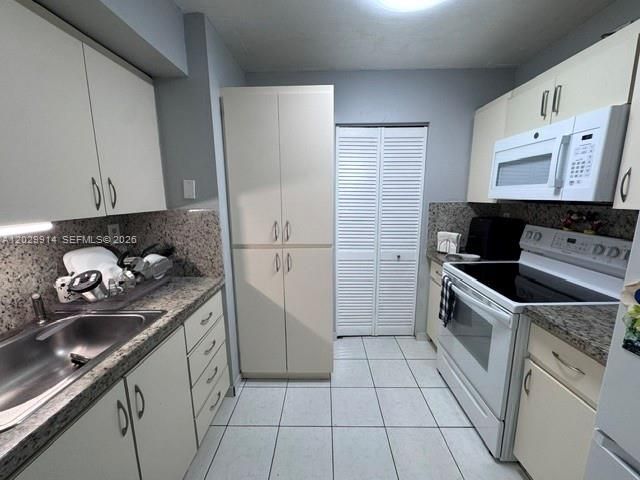 На продажу: $315,000 (3 спален, 2 ванн, 1114 Квадратных фут)