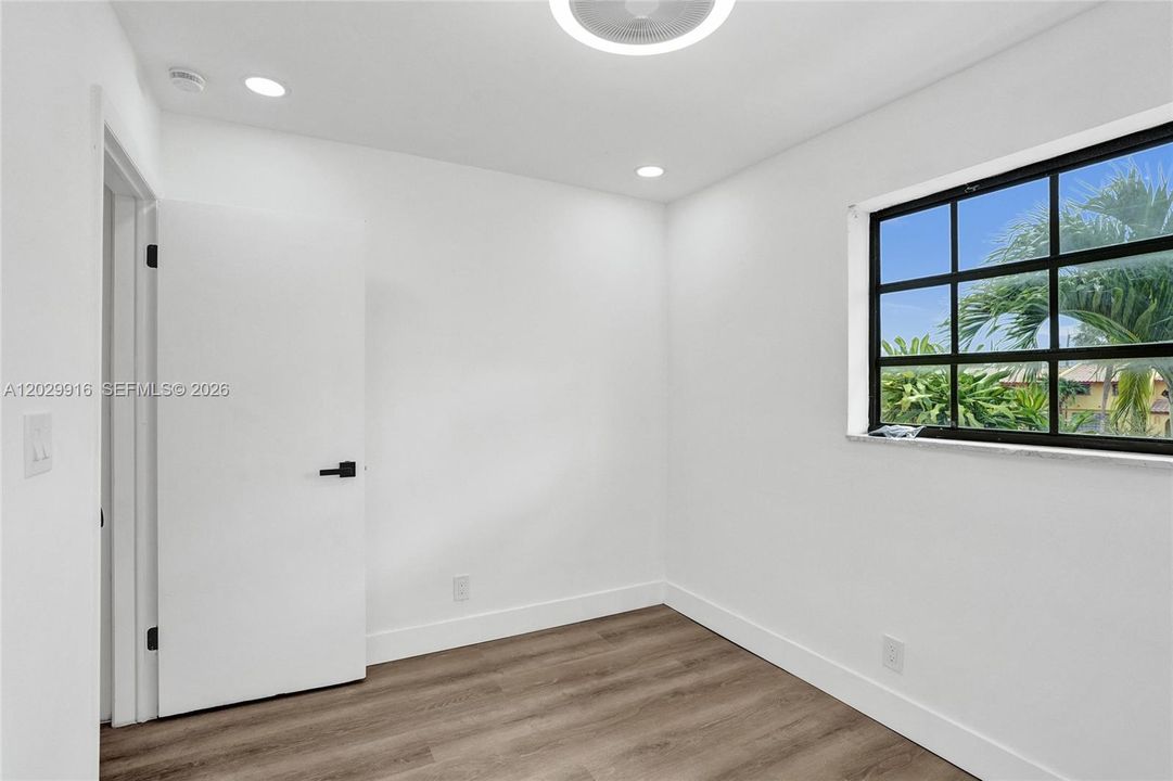 For Sale: $225,000 (3 beds, 2 baths, 1640 Square Feet)