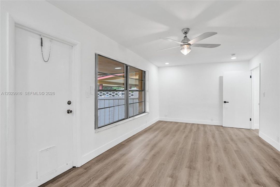For Sale: $225,000 (3 beds, 2 baths, 1640 Square Feet)