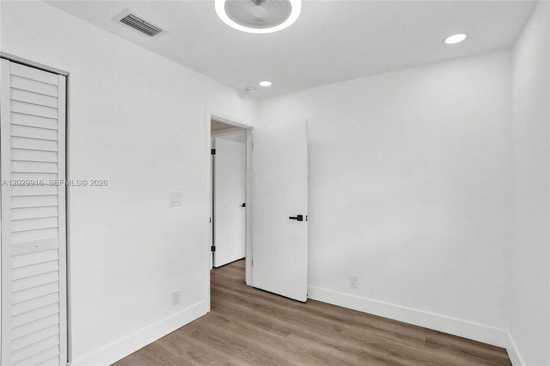 For Sale: $225,000 (3 beds, 2 baths, 1640 Square Feet)
