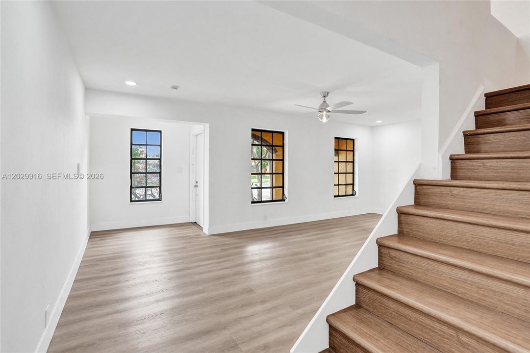For Sale: $225,000 (3 beds, 2 baths, 1640 Square Feet)
