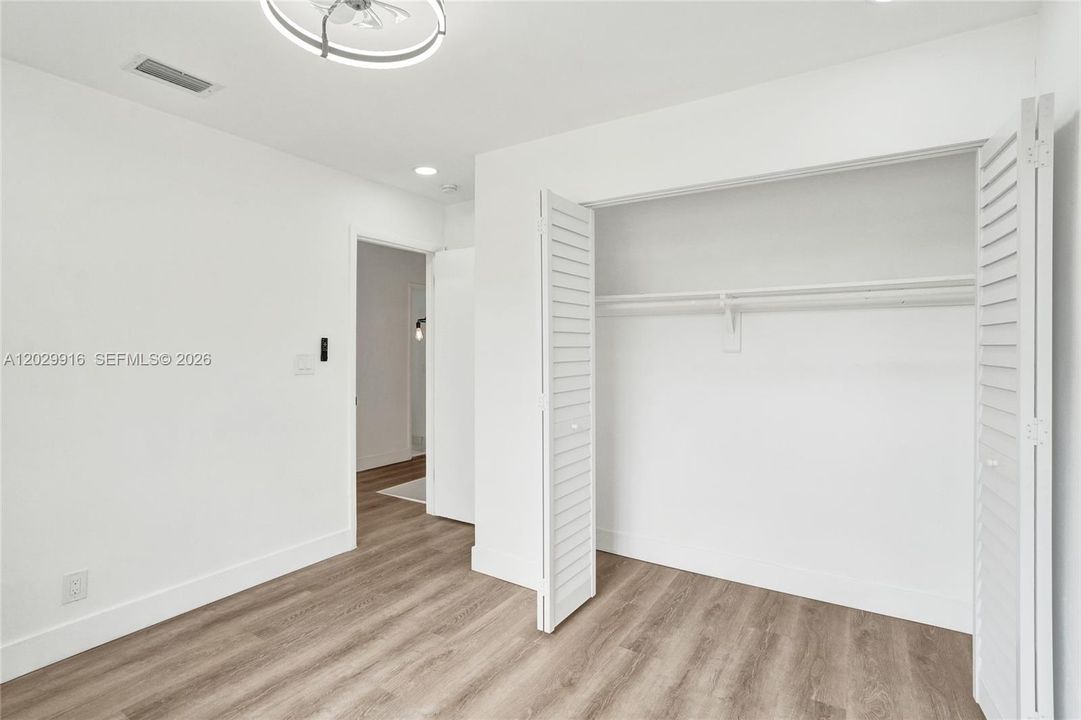 For Sale: $225,000 (3 beds, 2 baths, 1640 Square Feet)