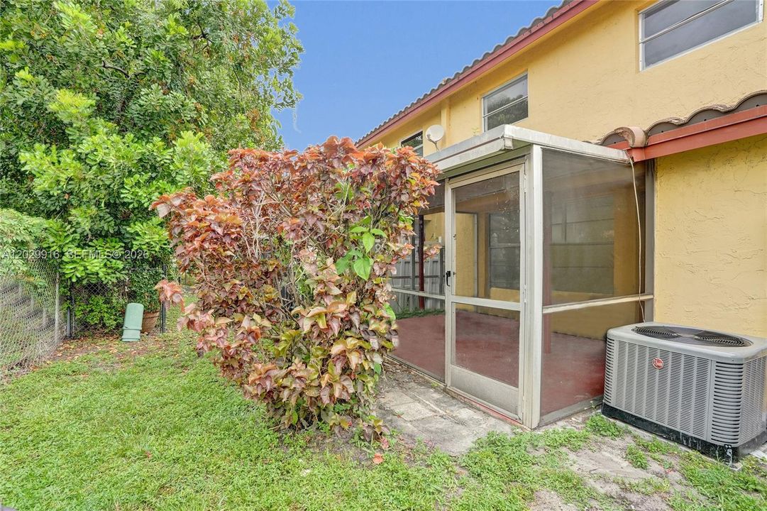 For Sale: $225,000 (3 beds, 2 baths, 1640 Square Feet)