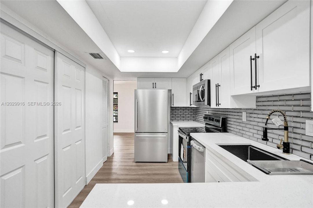 For Sale: $225,000 (3 beds, 2 baths, 1640 Square Feet)