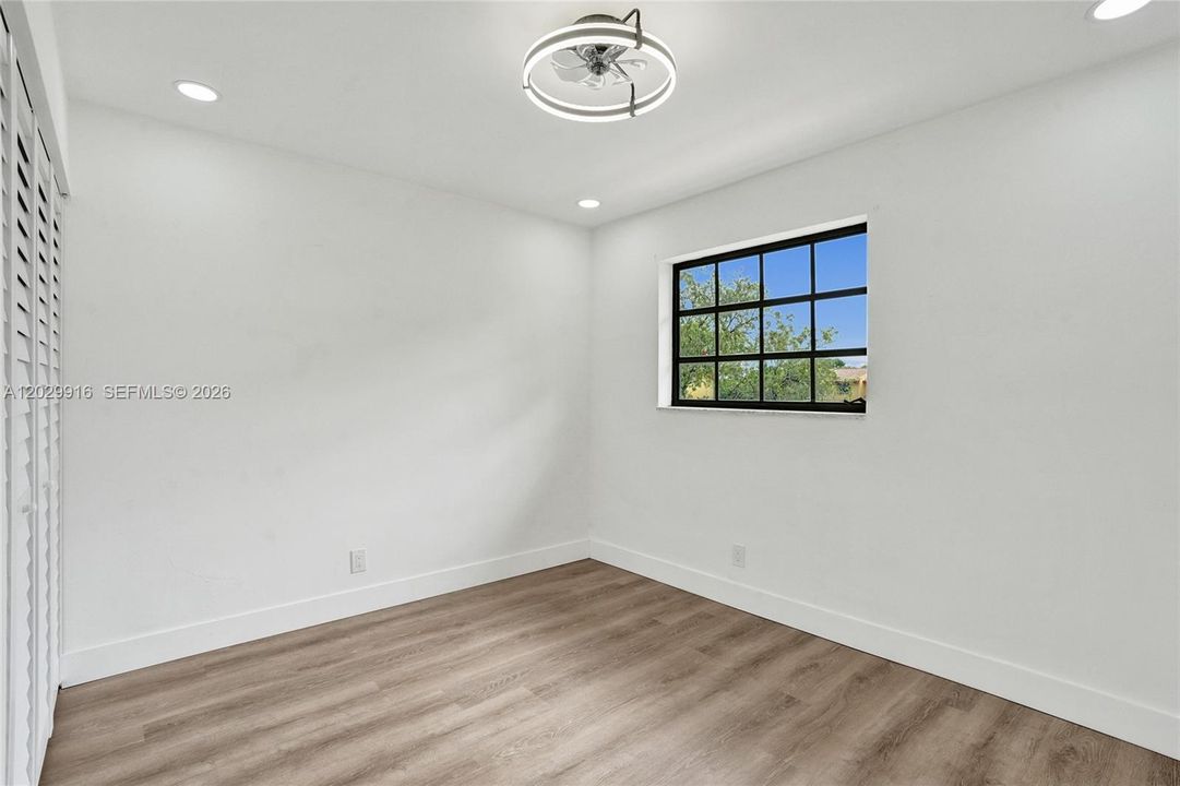 For Sale: $225,000 (3 beds, 2 baths, 1640 Square Feet)