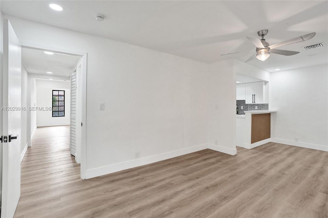 For Sale: $225,000 (3 beds, 2 baths, 1640 Square Feet)