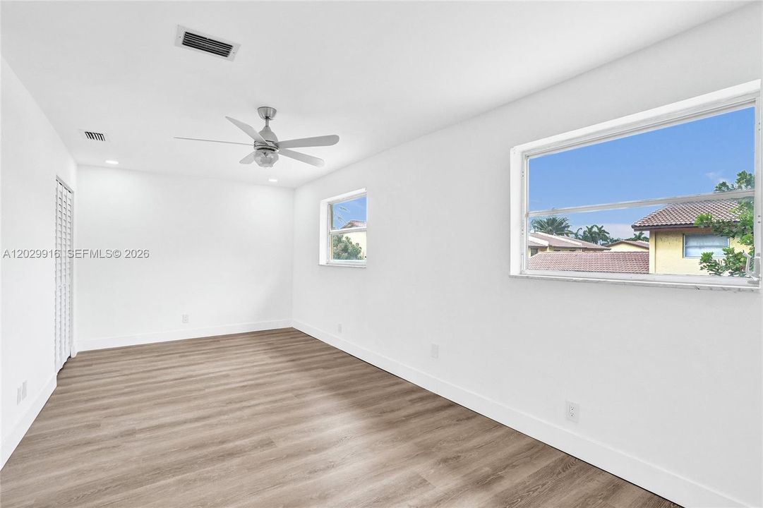For Sale: $225,000 (3 beds, 2 baths, 1640 Square Feet)