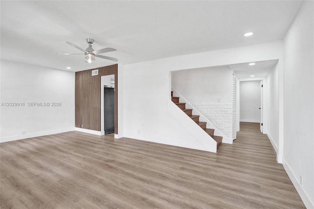 For Sale: $225,000 (3 beds, 2 baths, 1640 Square Feet)