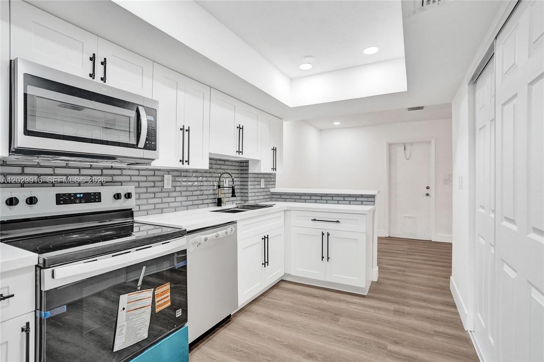 For Sale: $225,000 (3 beds, 2 baths, 1640 Square Feet)