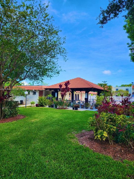 En Venta: $261,000 (2 camas, 2 baños, 777 Pies cuadrados)