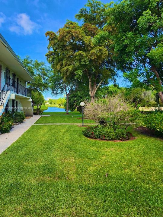 En Venta: $261,000 (2 camas, 2 baños, 777 Pies cuadrados)