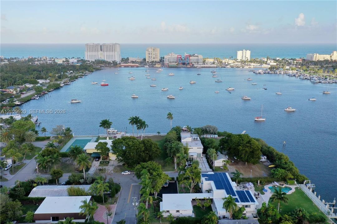 For Sale: $3,999,000 (0.32 acres)