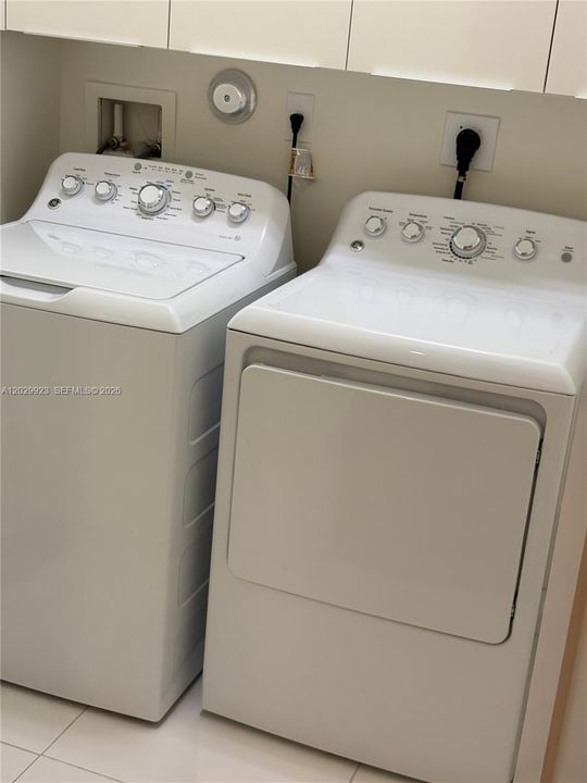 For Rent: $3,650 (3 beds, 3 baths, 1821 Square Feet)