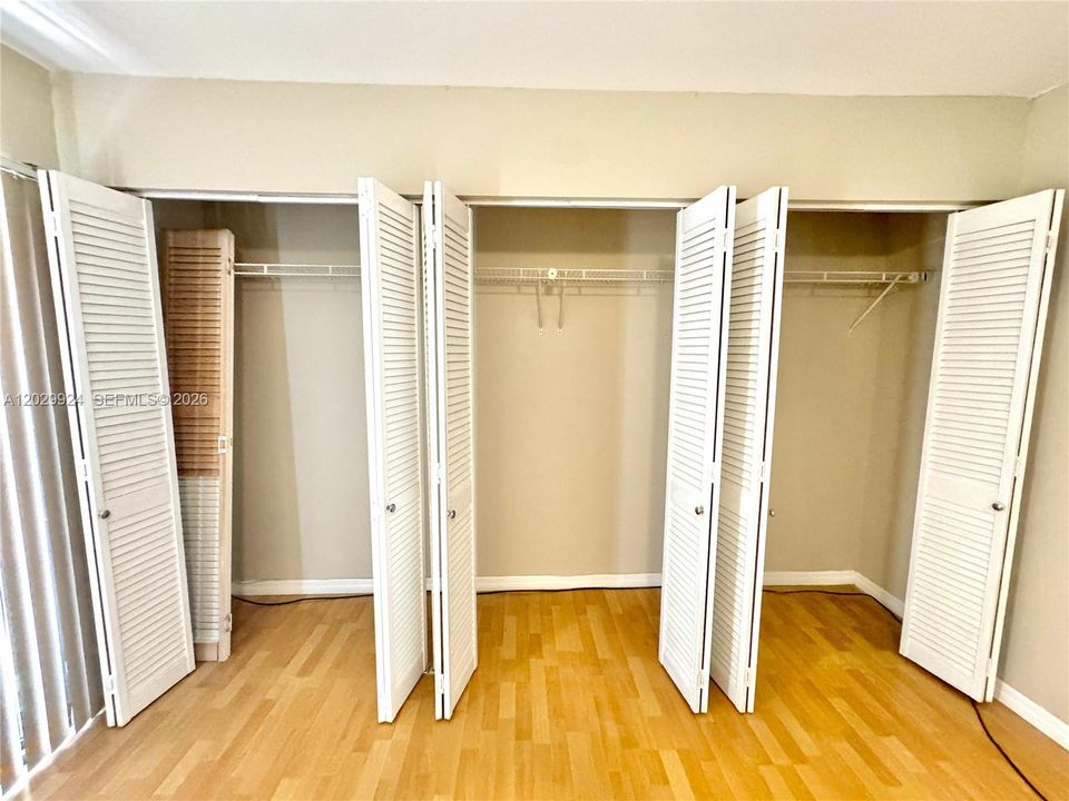 На продажу: $298,000 (3 спален, 2 ванн, 1600 Квадратных фут)