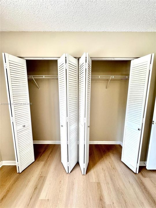 На продажу: $298,000 (3 спален, 2 ванн, 1600 Квадратных фут)