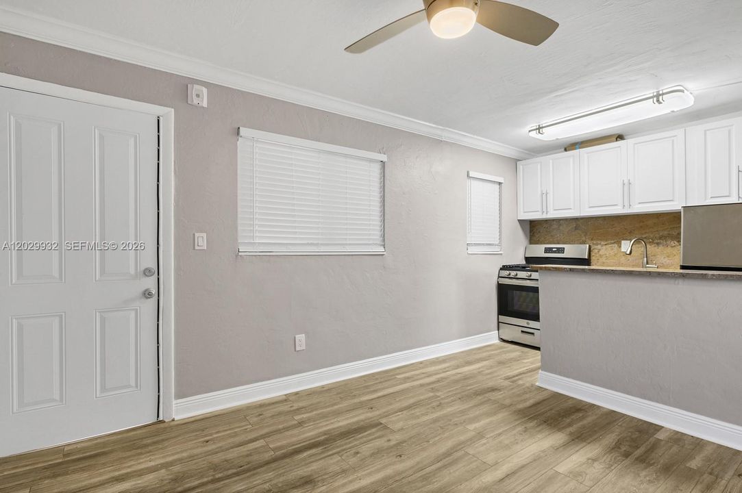 For Rent: $1,900 (1 beds, 1 baths, 410 Square Feet)