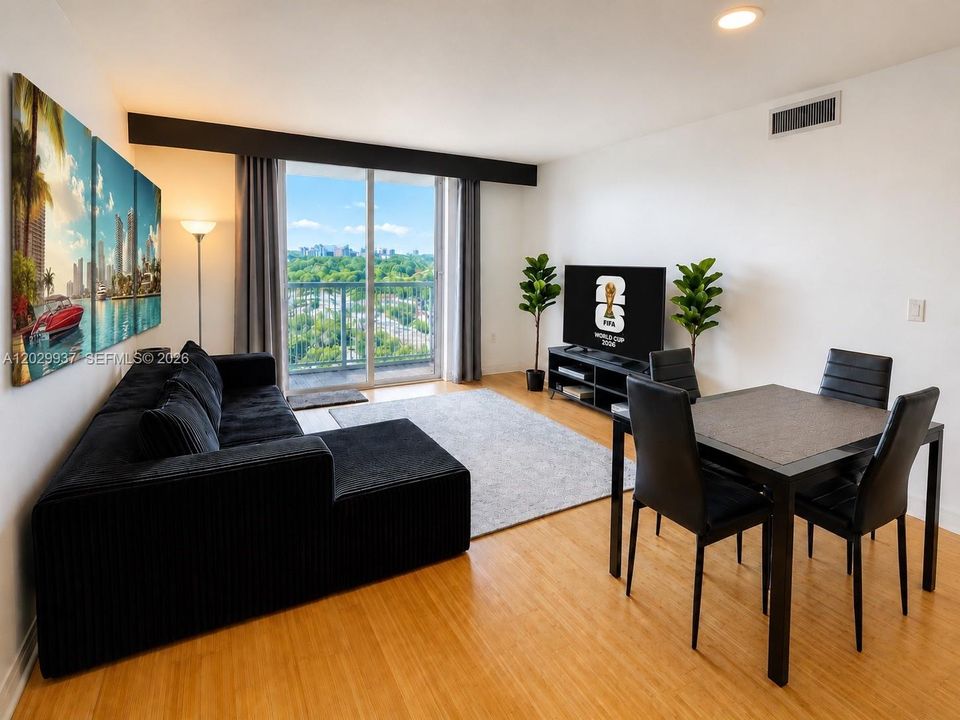 For Sale: $390,000 (2 beds, 2 baths, 891 Square Feet)