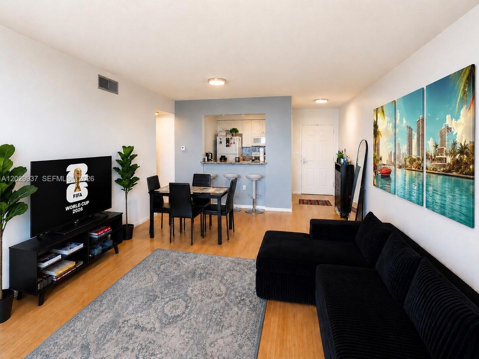 For Sale: $390,000 (2 beds, 2 baths, 891 Square Feet)