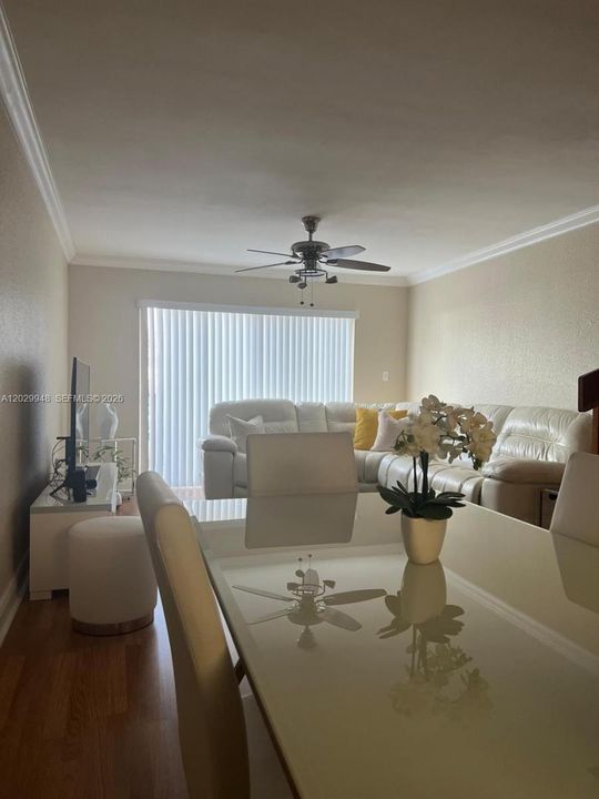 В аренду: $2,389 (2 спален, 1 ванн, 1010 Квадратных фут)