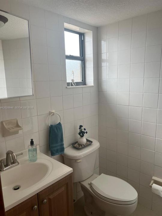 В аренду: $2,389 (2 спален, 1 ванн, 1010 Квадратных фут)