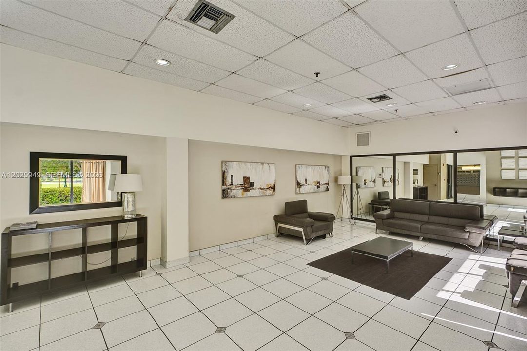 For Sale: $475,000 (2 beds, 2 baths, 1320 Square Feet)