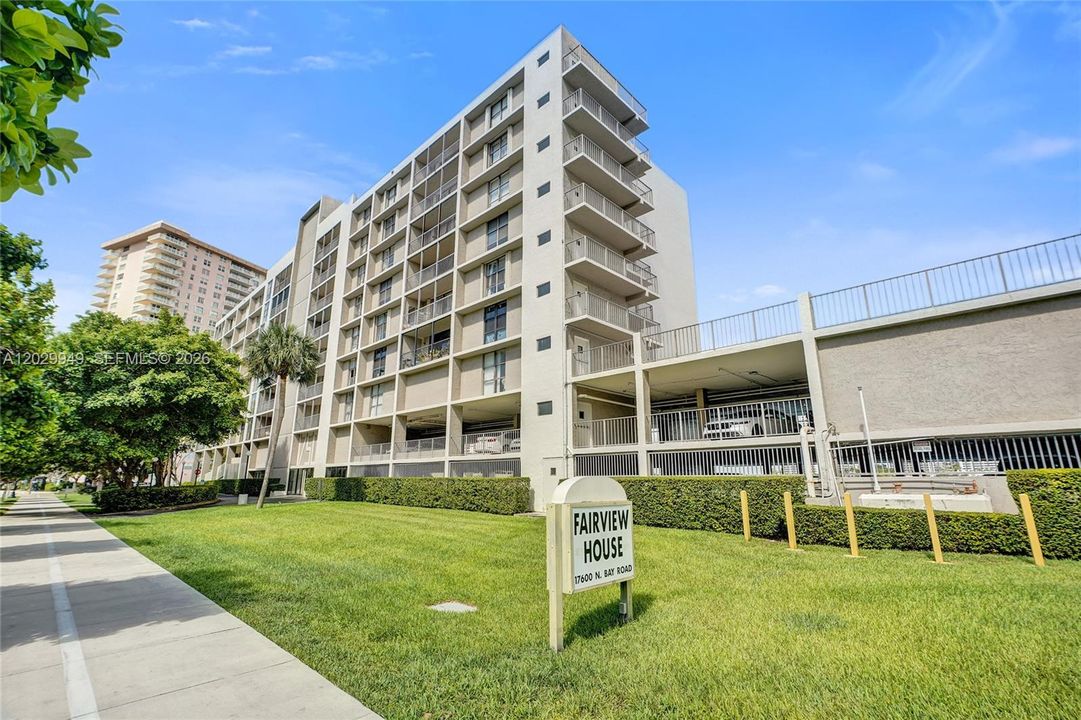 For Sale: $475,000 (2 beds, 2 baths, 1320 Square Feet)