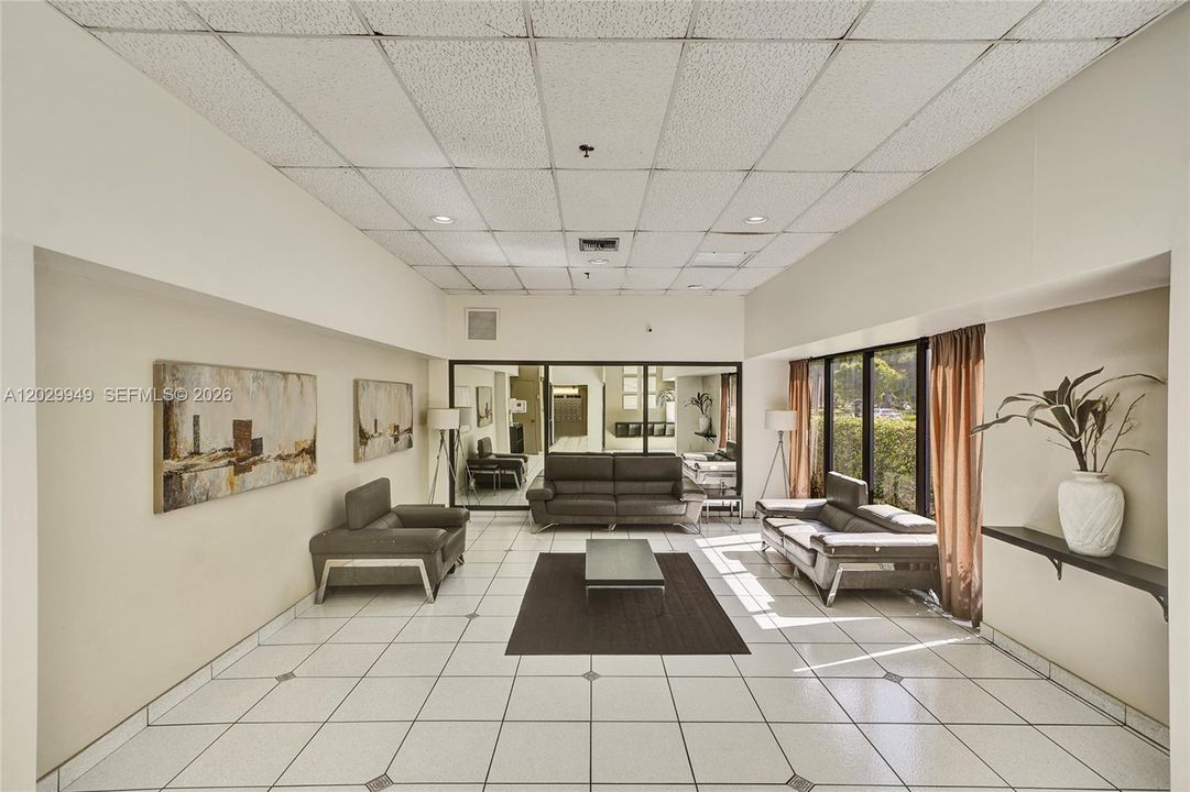 For Sale: $475,000 (2 beds, 2 baths, 1320 Square Feet)